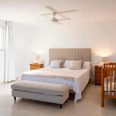 Private With Three Separate Apartamento Montana la Data