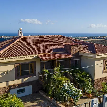 Private With Three Separate Apartamento *