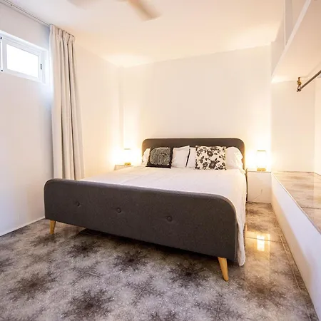 Private With Three Separate Apartamento