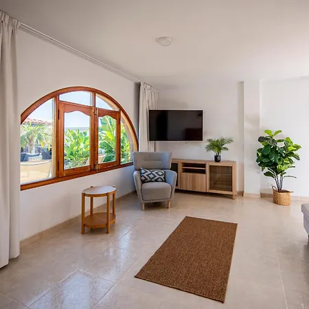 Private With Three Separate Apartamento