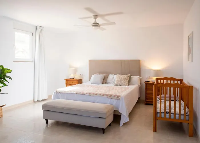 Private With Three Separate Апартаменты Montana la Data