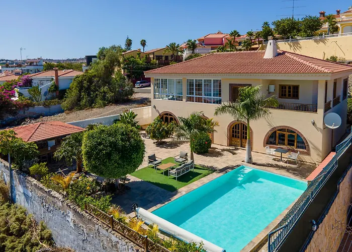 Private With Three Separate Апартаменты Montana la Data