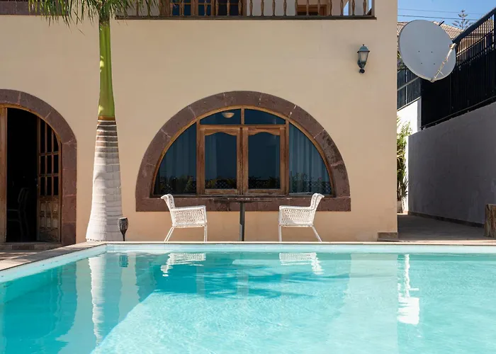 Private With Three Separate Апартаменты *