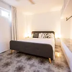 Private With Three Separate Apartman